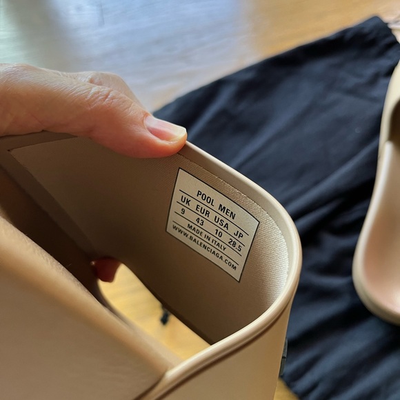 Men's Balenciaga pool slides size 10 - Picture 4 of 5